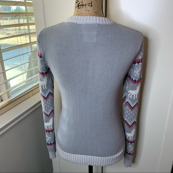 Game of Thrones Winter is Here Crewneck Sweater - Picture 11 of 14